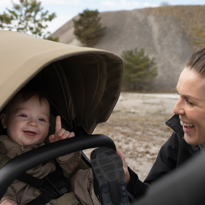 Thule Charm Stroller in 
Faded Khaki on Black
