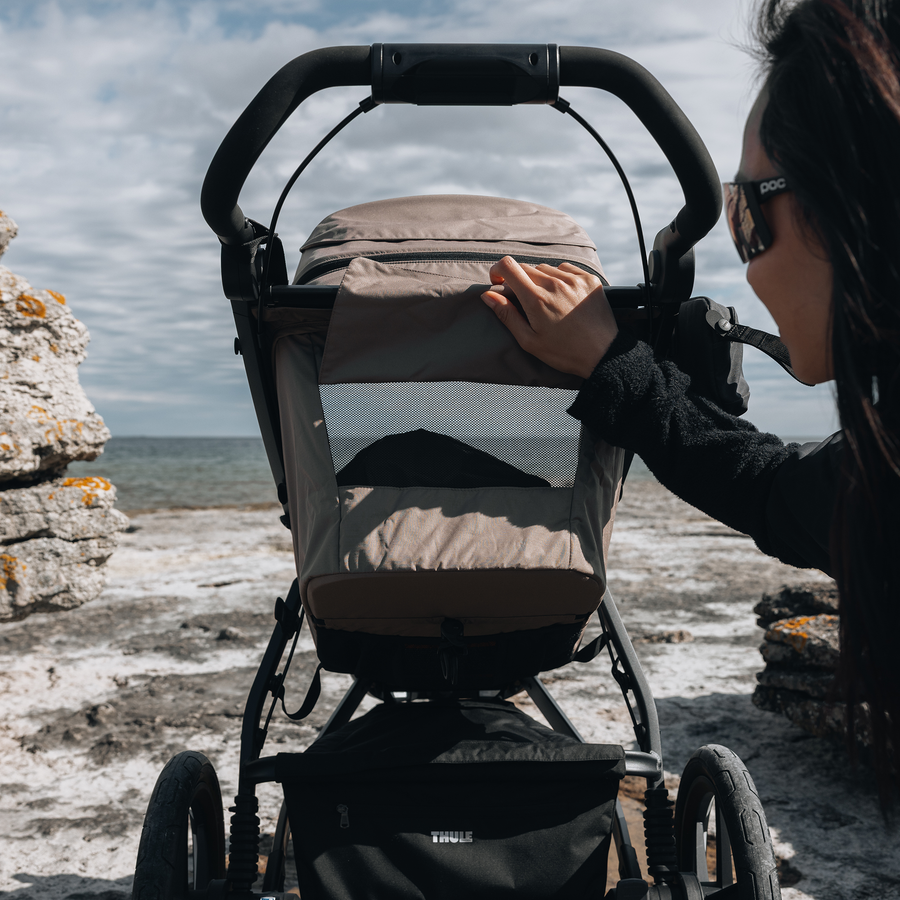Thule Urban Glide 3 All Terrain Stroller in Tinted Taupe