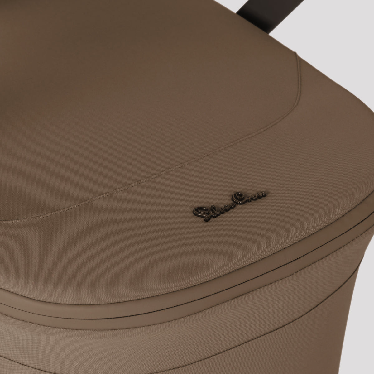 Silver Cross Breez Compact Bassinet in Maple