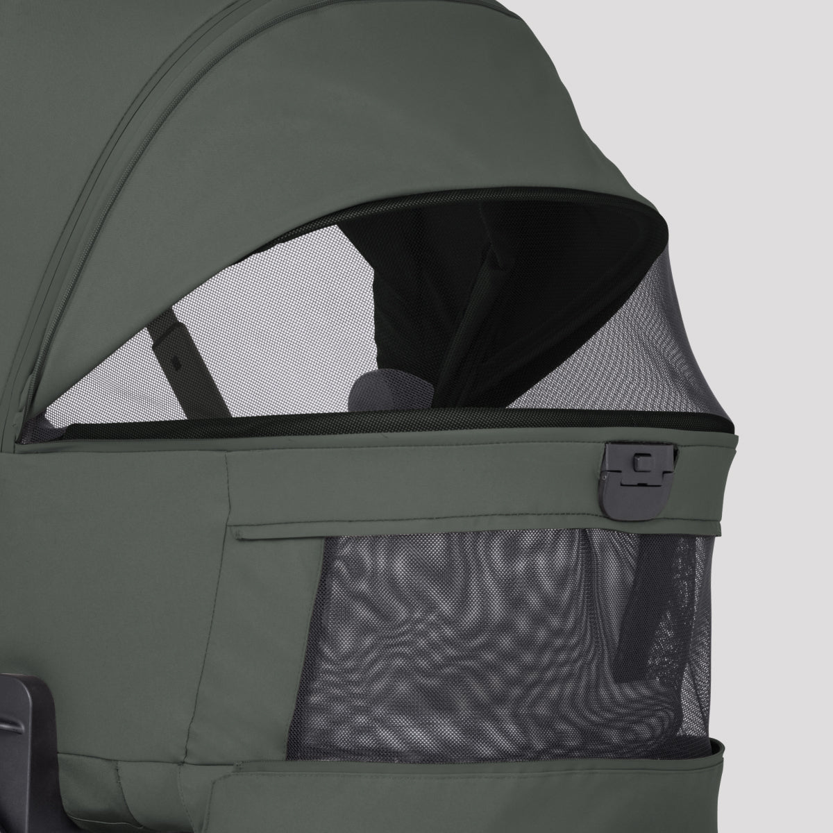 Silver Cross Breez Compact Bassinet in Pewter