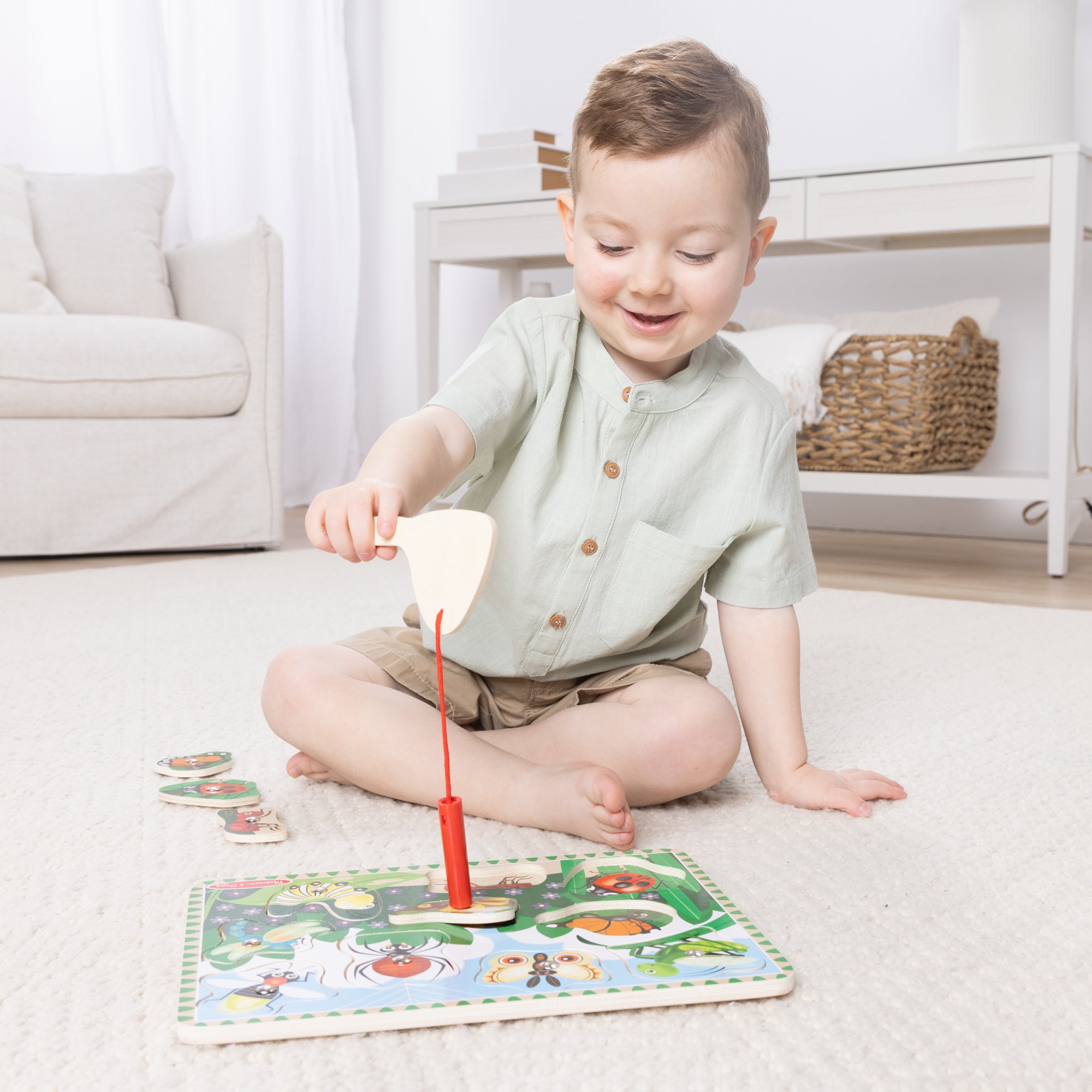Melissa & Doug Bug-Catching Magnetic Puzzle Game - 10 Pieces