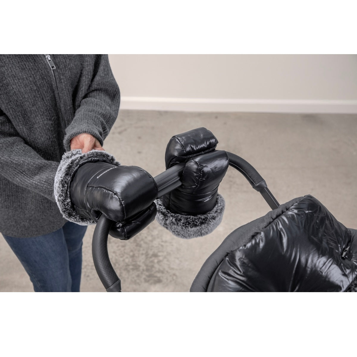 UPPAbaby CozyHandmuff Luxe