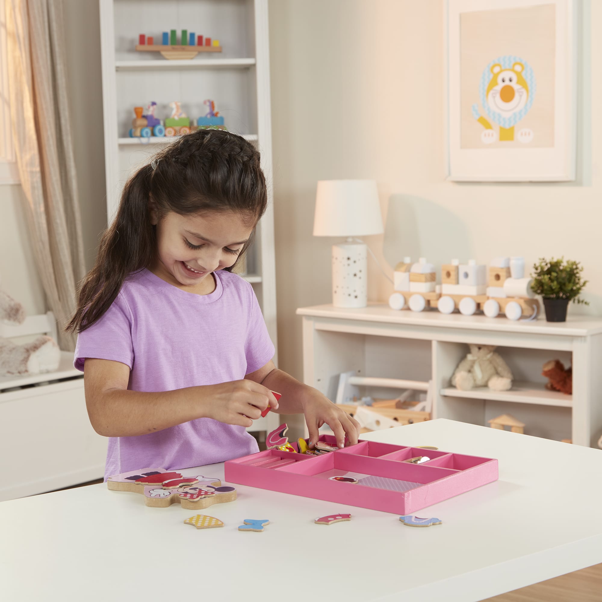 Melissa & Doug Disney Minnie Wooden Magnetic Dress-Up
