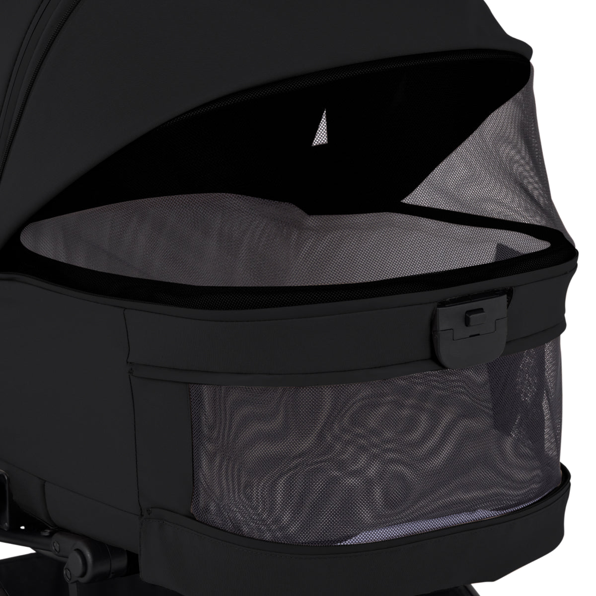 Silver Cross Nia Compact Bassinet in Onyx