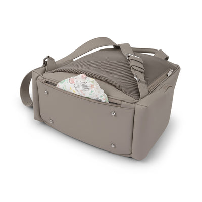 Nuna Essential Bag in Taupe