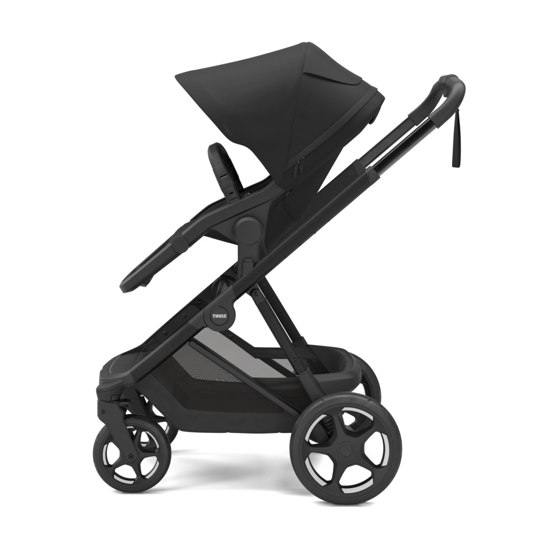 Thule Charm Stroller in 
Black on Black