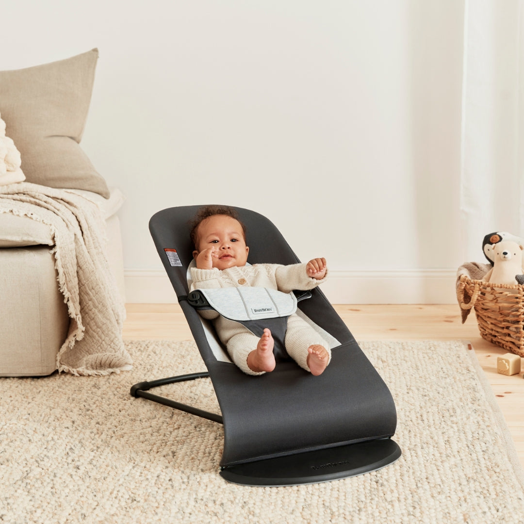 BABYBJÖRN Bouncer Balance Soft Woven/Jersey in Dark Gray/Gray + Baby Carrier Mini in Woven/Black