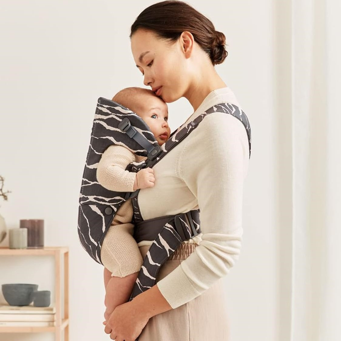 BABYBJÖRN Bouncer Bliss Mesh in Black + Baby Carrier Mini in Anthracite/Landscape