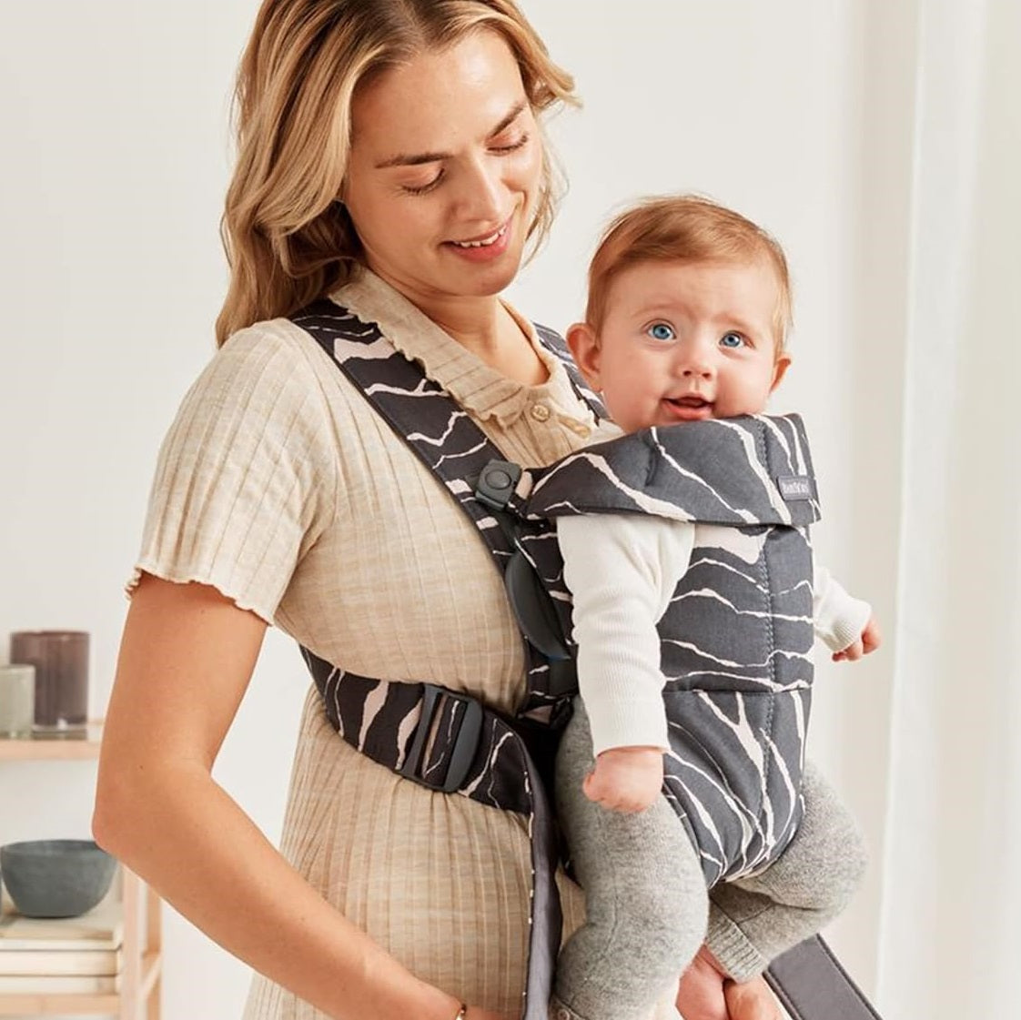 BABYBJÖRN Bouncer Bliss Mesh in Black + Baby Carrier Mini in Anthracite/Landscape