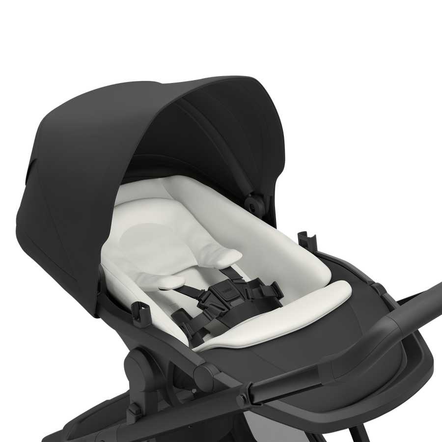 Thule Charm Stroller in 
Black on Black
