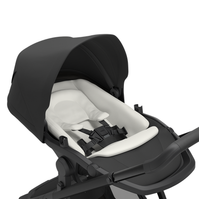 Thule Charm Stroller in 
Black on Black