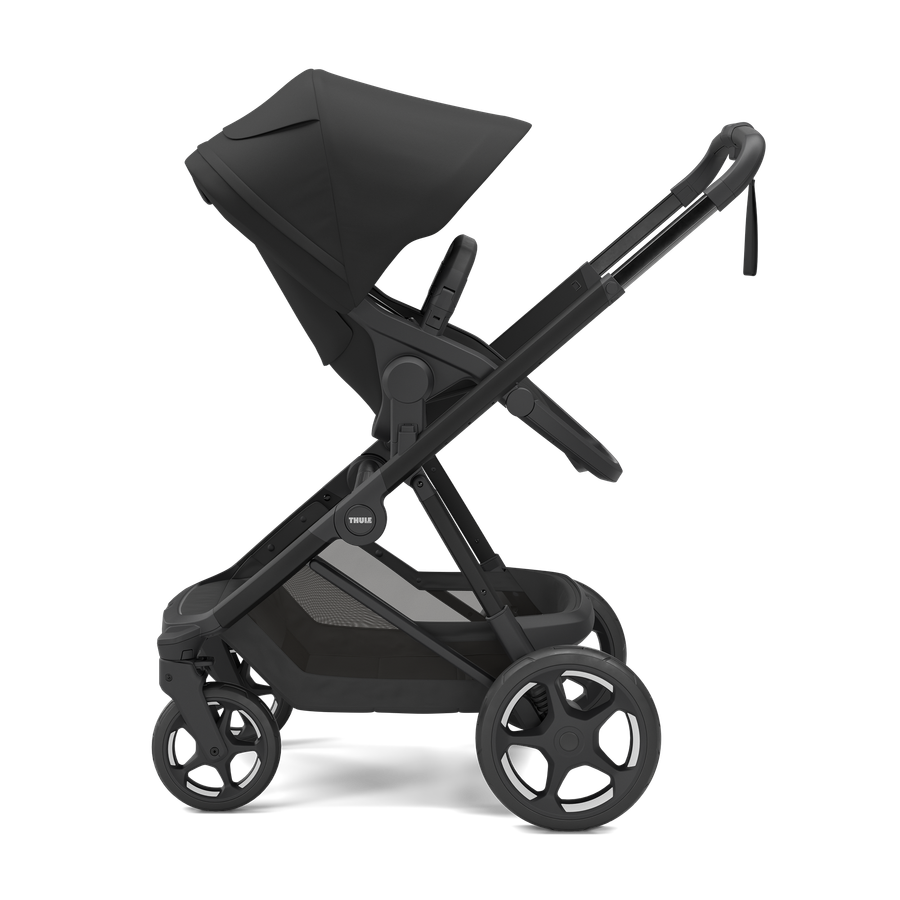 Thule Charm Stroller in 
Black on Black