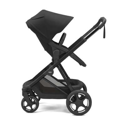 Thule Charm Stroller in 
Black on Black