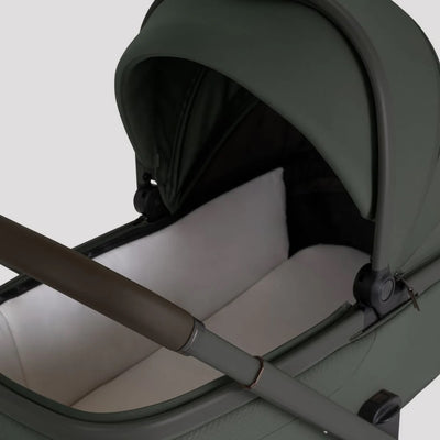 Silver Cross Cove 2 Folding Bassinet in Pewter