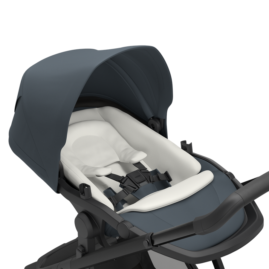 Thule Charm Stroller in Darkest Blue on Black