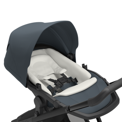 Thule Charm Stroller in Darkest Blue on Black