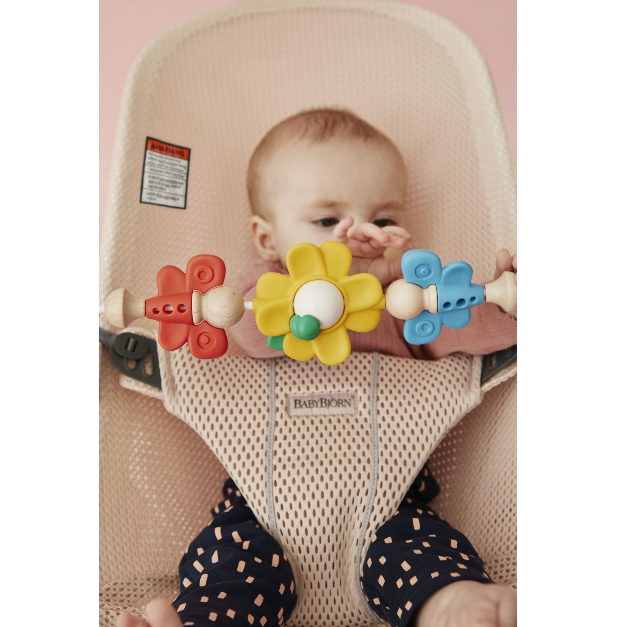 BABYBJÖRN Toy for Bouncer Flying Friends1